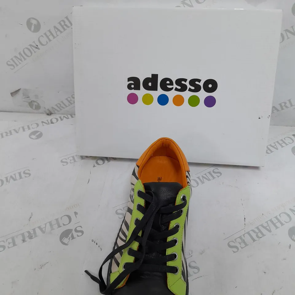 BOXED PAIR OF ADESSO ANIMAL PRINT TRAINERS SIZE 6 