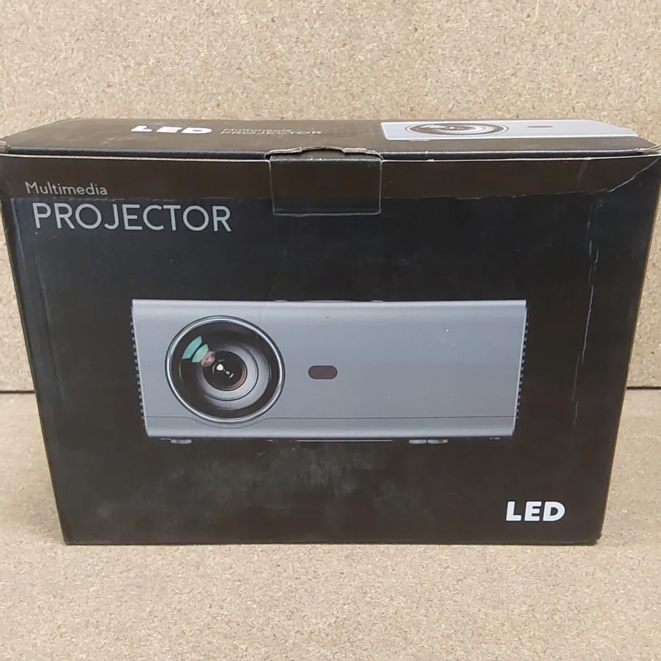 BOXED 700D MULTIMEDIA DIGITAL LED PROJECTOR 