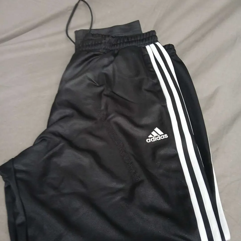 ADIDAS TRACKSUIT BOTTOMS SIZE 2XL