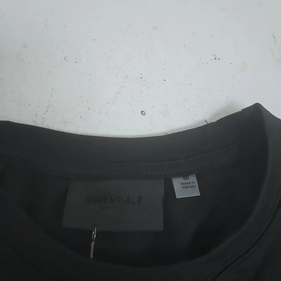 FEAR OF GOD ESSENTIALS T-SHIRT – BLACK – UK M