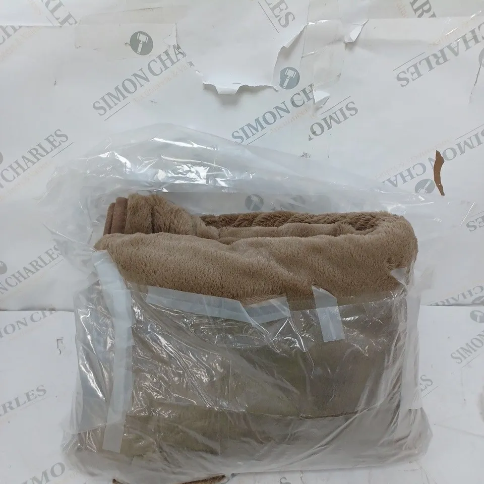 BOXED COZEE HOME VELVETSOFT HEATED THROW IN DARK TAUPE