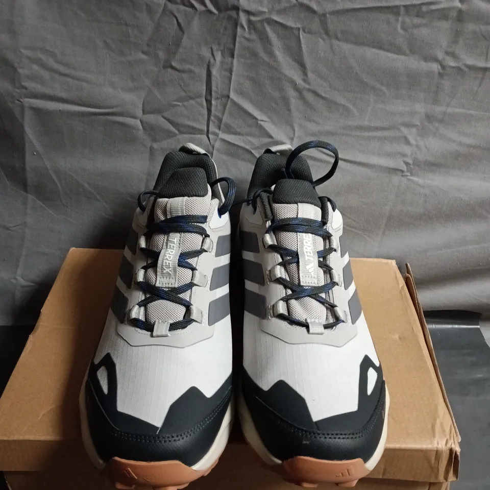 BOXED PAIR OF ADIDAS TERREX SKYCHASER AX5 GTX HIKING SHOES – UK SIZE 10