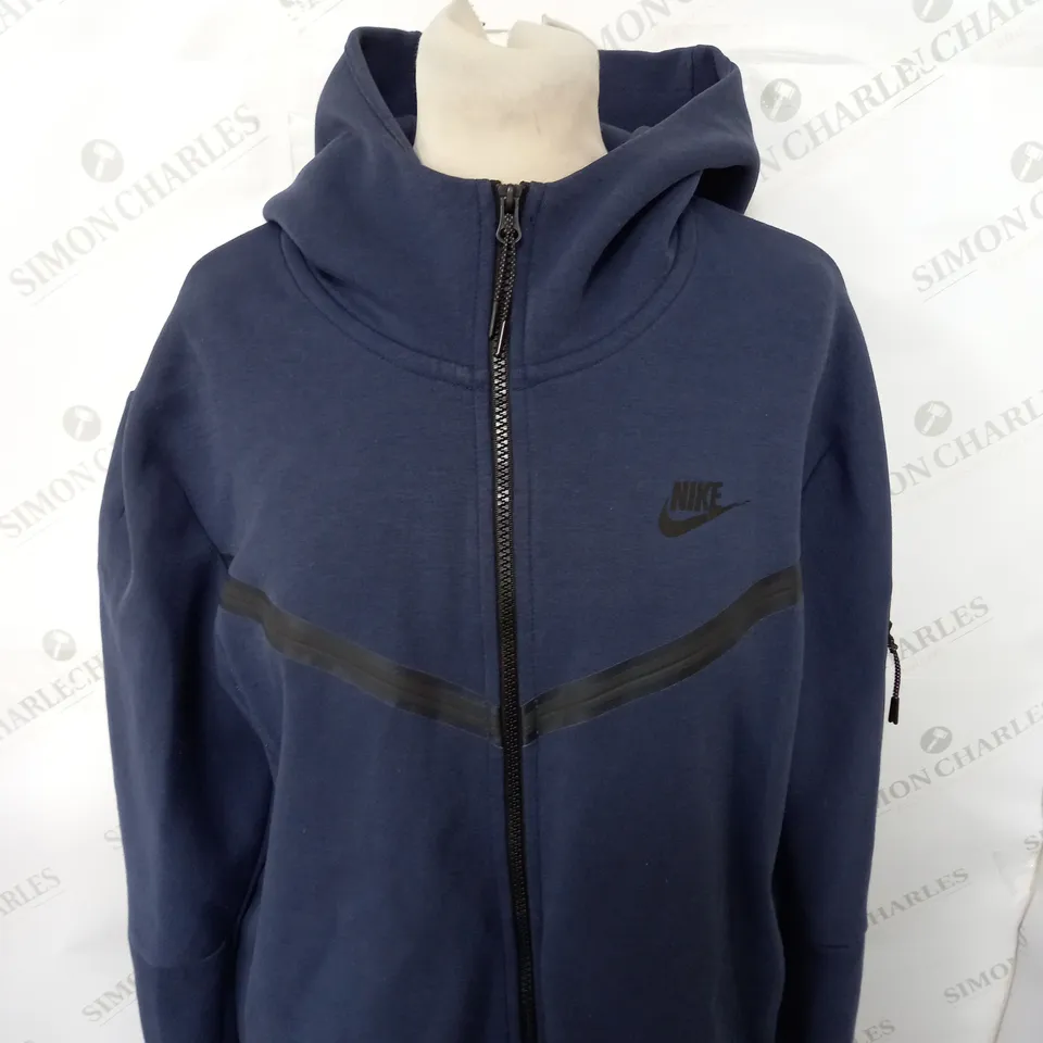 NIKE TECH FLEECE JACKET SIZE M