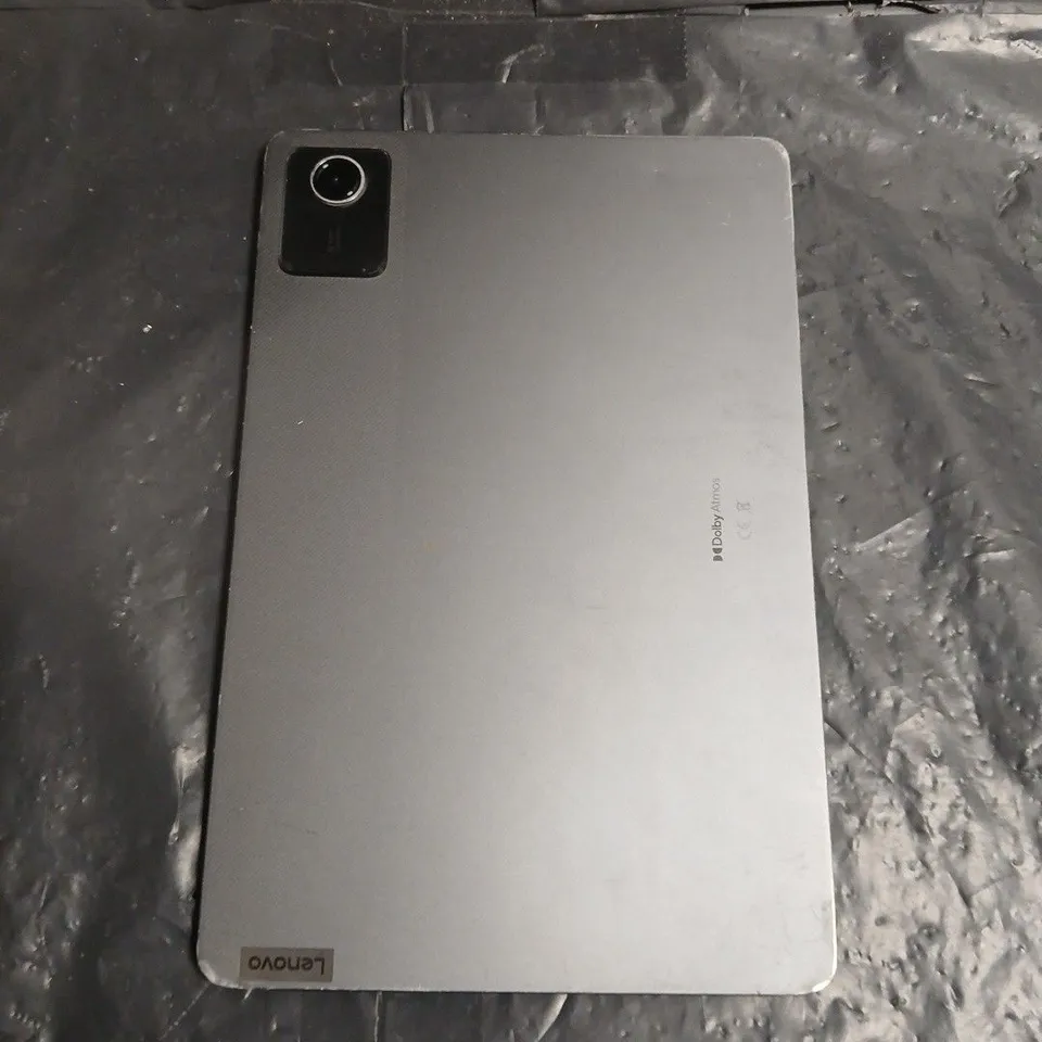 LENOVO TABLET – SILVER, 8MP REAR CAMERA, CRACKED FRONT DISPLAY