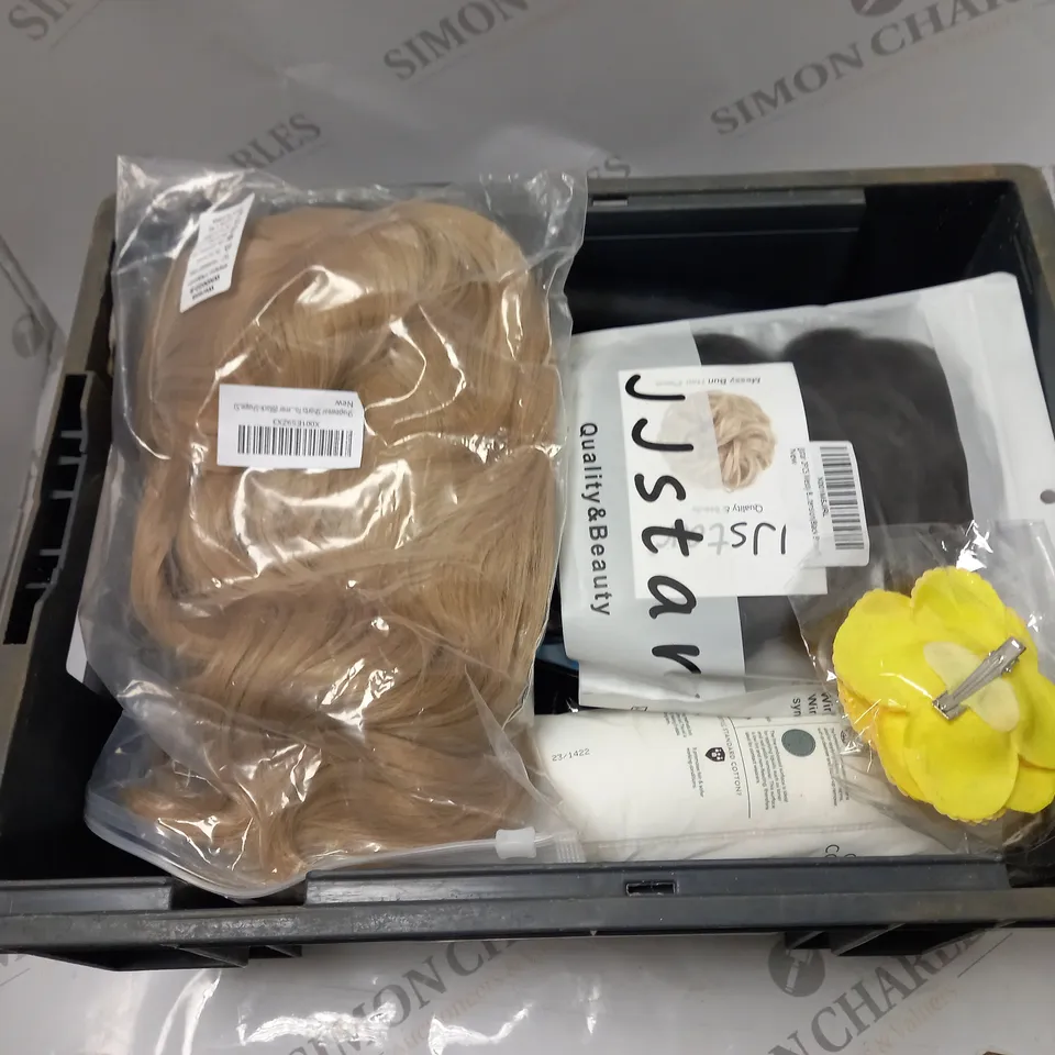 BOX OF APPROXIMATELY 10 COSMETIC PRODUCTS TO INCLUDE PHILIPS, CANVALITE, ETC