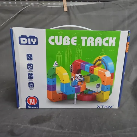 XTKM CUBE TRACK DIY BUILDING SET – 81 PIECES