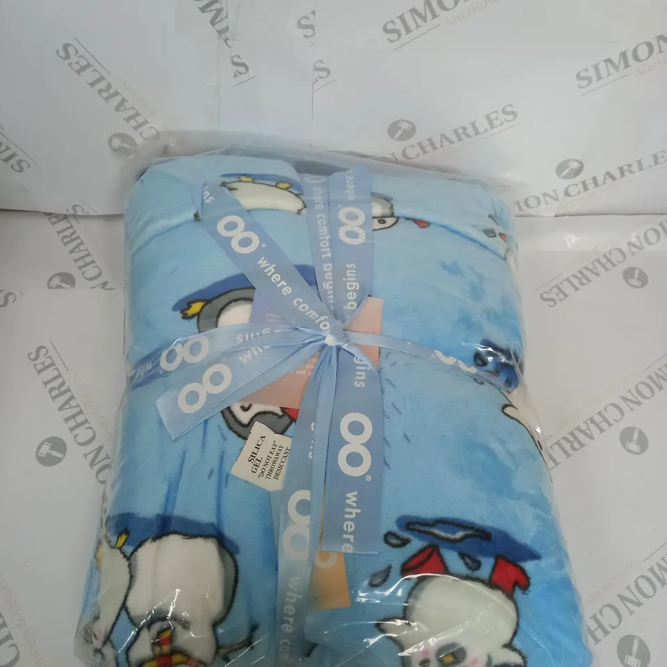OODIE OVERSIZED WEARABLE BLANKET - PENGUIN