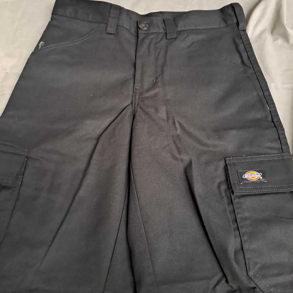 DICKIES CARGO SHORTS BLACK SIZE 28