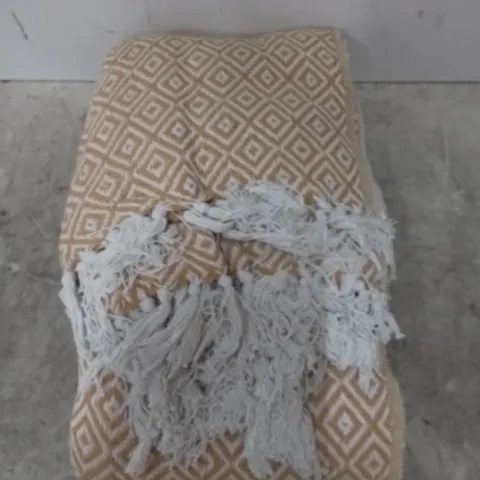 COTTON THROW