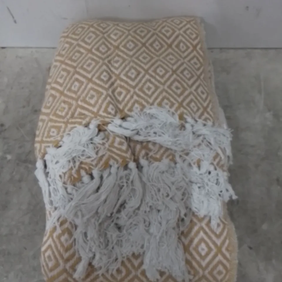 COTTON THROW