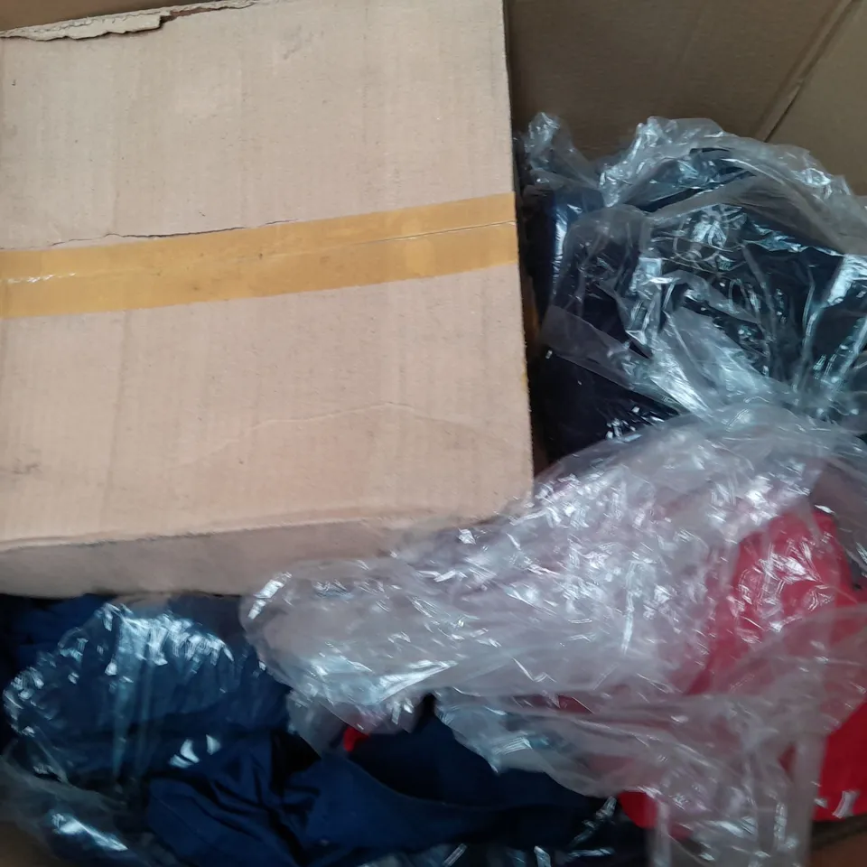 BOX OF APPROX 40 ASSORTED CLOTHING ITEMS TO INCLUDE - BUCKET HAT , BANDANA
