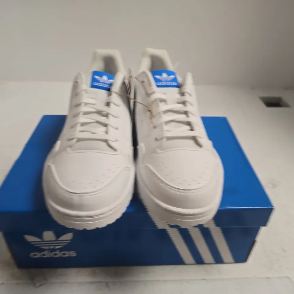 BOXED PAIR OF ADIDAS NY 90 J WHITE SNEAKERS - SIZE 4