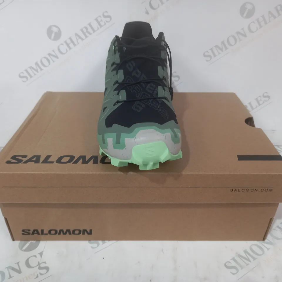 BOXED PAIR OF SALOMON SPEEDCROSS 6 SHOES IN GREEN/BLACK UK SIZE 4