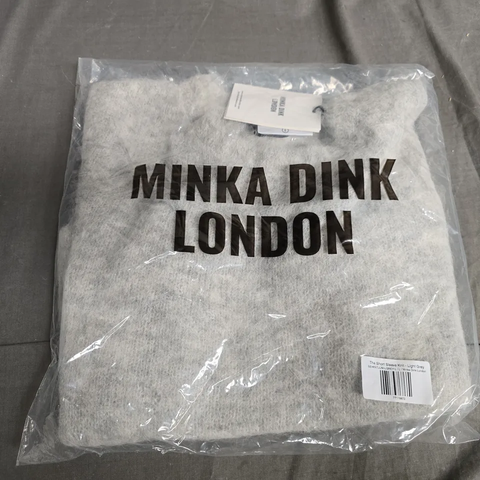 BAGGED MINKA DINK LONDON THE SHORT SLEEVE KNIT IN LIGHT GREY - LARGE