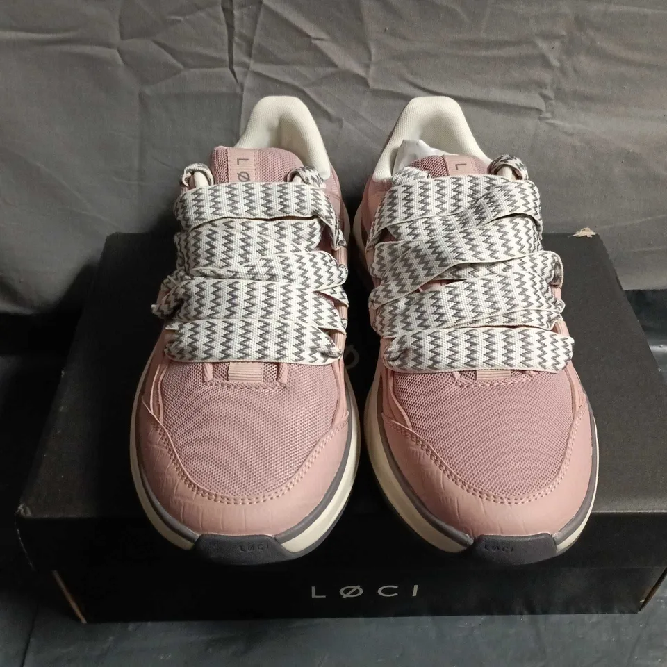 BOXED PAIR OF LOCI X NICKI MINAJ DOPAMINE SNEAKERS – PINK- UK SIZE 6