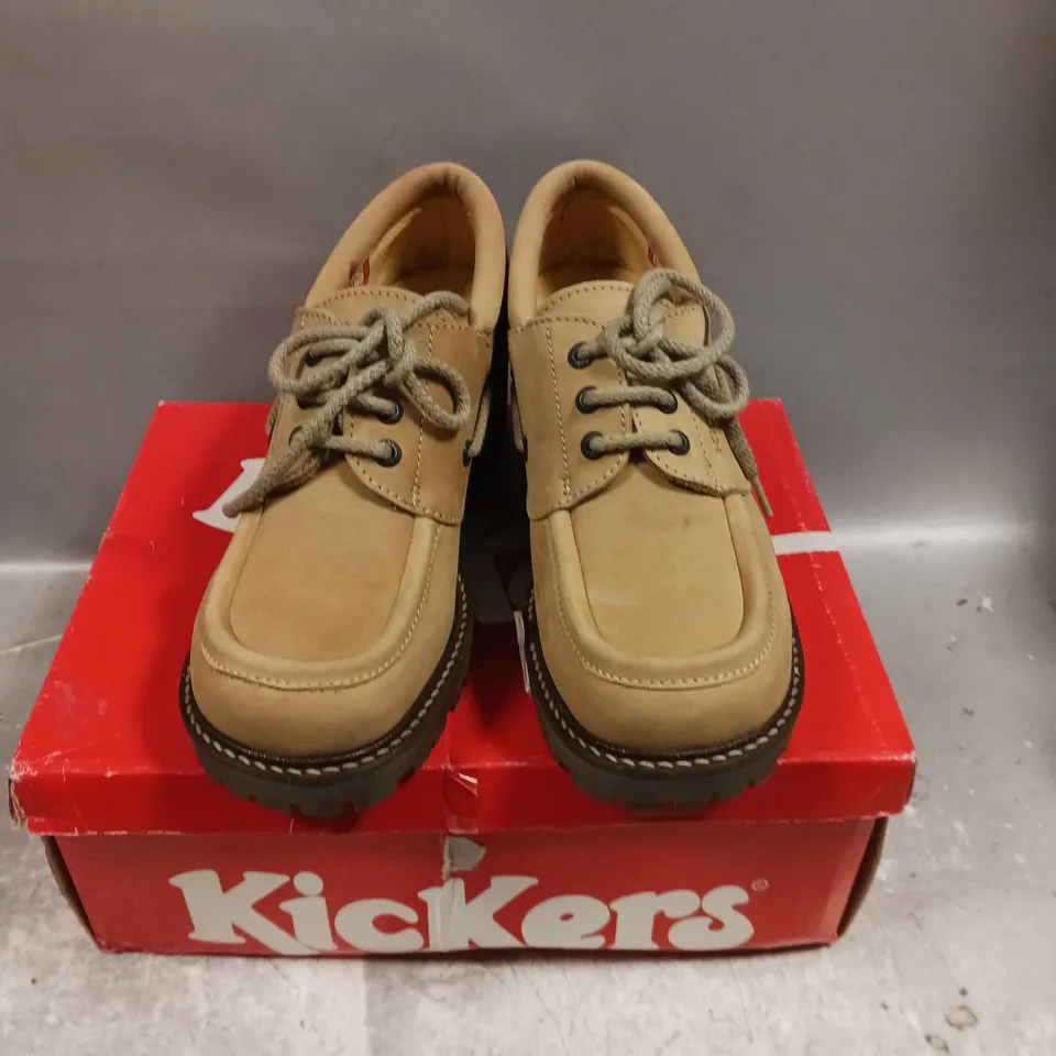 BOXED PAIR OF KICKERS SLICK HEELED BOOTS IN BEIGE - 7.5