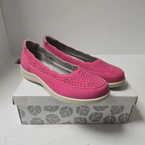 SHOE TREE COMFORT VIENNA HOT PINK WOMEN'S SHOES, UK 7