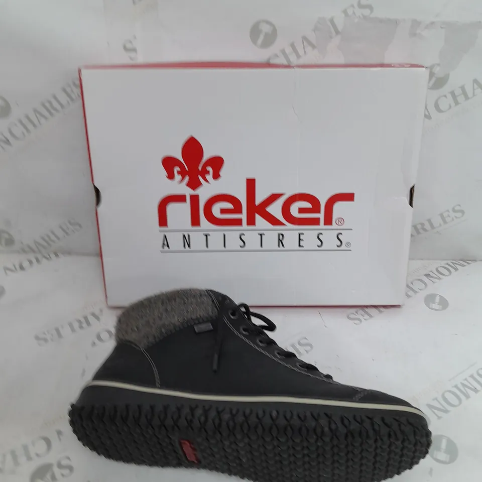 BOXED PAIR OF RIEKER LACE UP BOOTS IN BLACK SIZE 6.5