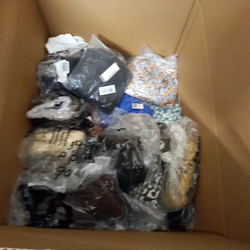 LARGE QUANTITY OF ASSORTED BAGGED CLOTHING ITEMS TO INCLUDE BOOHOO, SHEIN AND FEMME LUXE