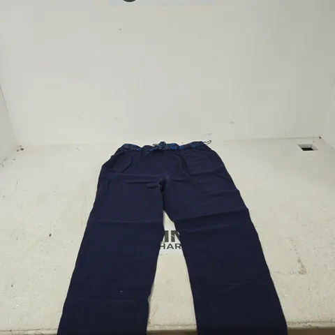 MUDFLOWER WOMEN'S NAVY TROUSERS WITH FLORAL BELT – UK 16 (EU 44, US 12)