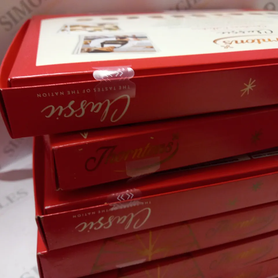 LOT OF 7 THORNTONS CHRISTMAS COLLECTION CLASSIC TRAYS