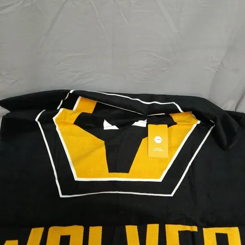 WOLVERHAMPTON WANDERERS BRANDED BATH TOWEL 