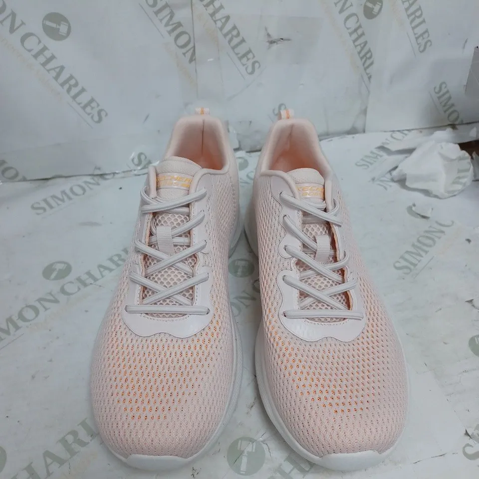 BOXED BOBS SPORT TRAINERS WITH MEMORY FOAM SIZE 7