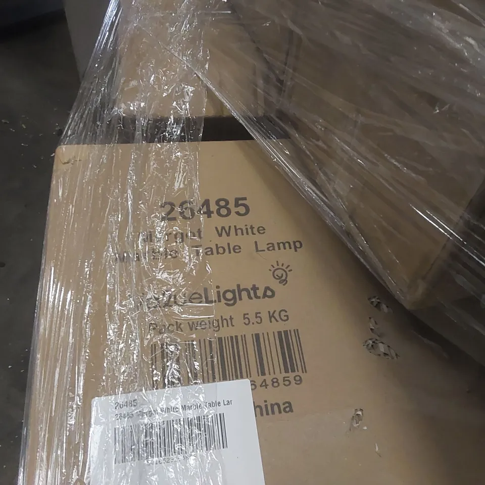 PALLET CONTAINING A LARGE QUANTITY OF ASSORTED HOME LIGHTING ITEMS