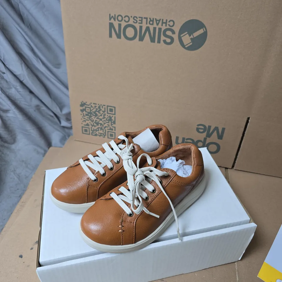 STRIVE BROWN LEATHER TRAINERS WITH WHITE SOLE UK 3