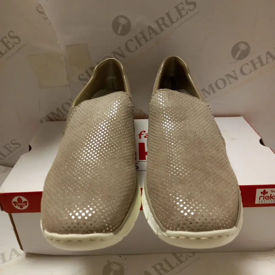 RIEKER GREY SLIP ON SHOES - SIZE 6