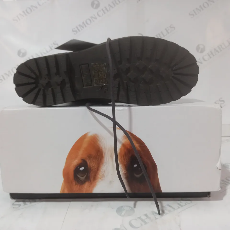 BOXED PAIR OF HUSH PUPPIES ANNAY BOOTS IN KHAKI UK SIZE 4