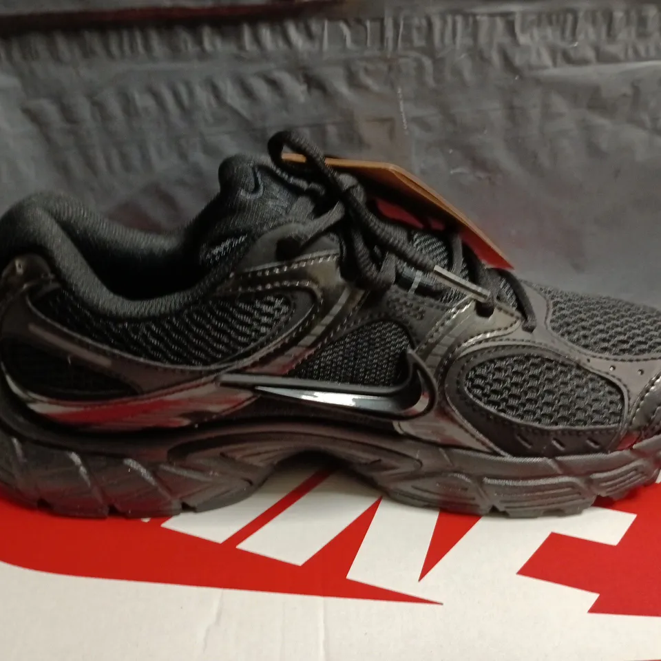 NIKE V5 RUNNING TRAINERS IN BLACK - UK 7