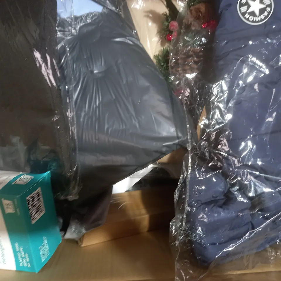 BOX OF APPROXIMATELY 20 ASSORTED HOUSEHOLD ITEMS TO INCLUDE HLOOMF WATERPROOF TAPE, COOKER HOOD GREASE FILTERS, 7 LED CANDLE BRIDGE LIGHT, ETC