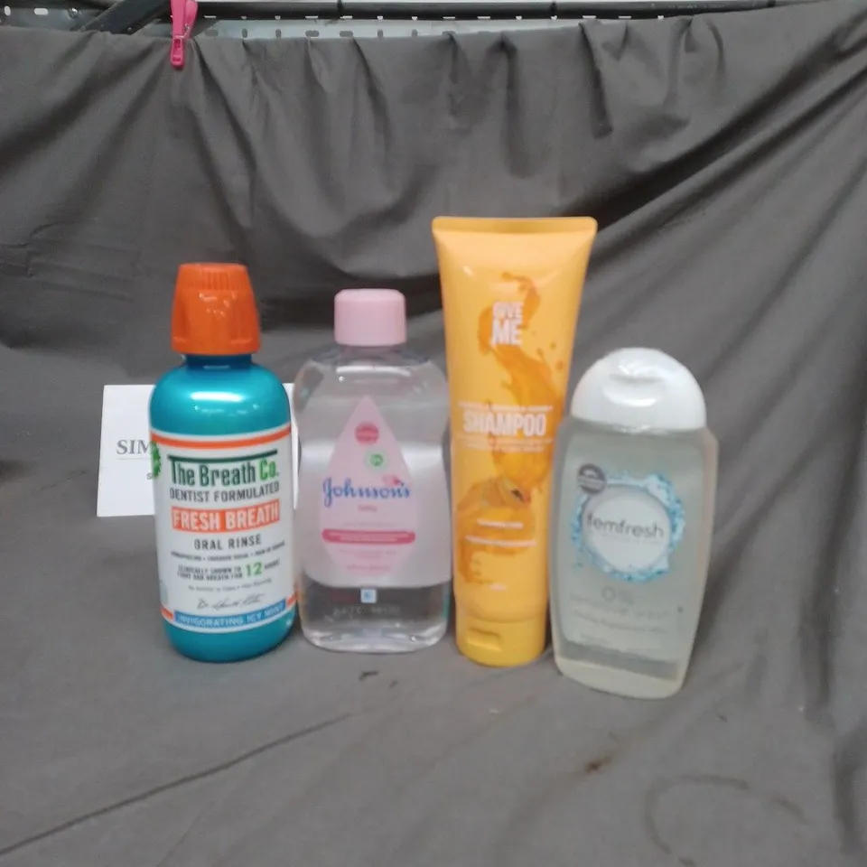 APPROXIMATELY 15 ASSORTED COSMETIC PRODUCTS TO INCLUDE JOHNSON'S BABY OIL, FEMFRESH WASH, AND GIVE ME SHAMPOO