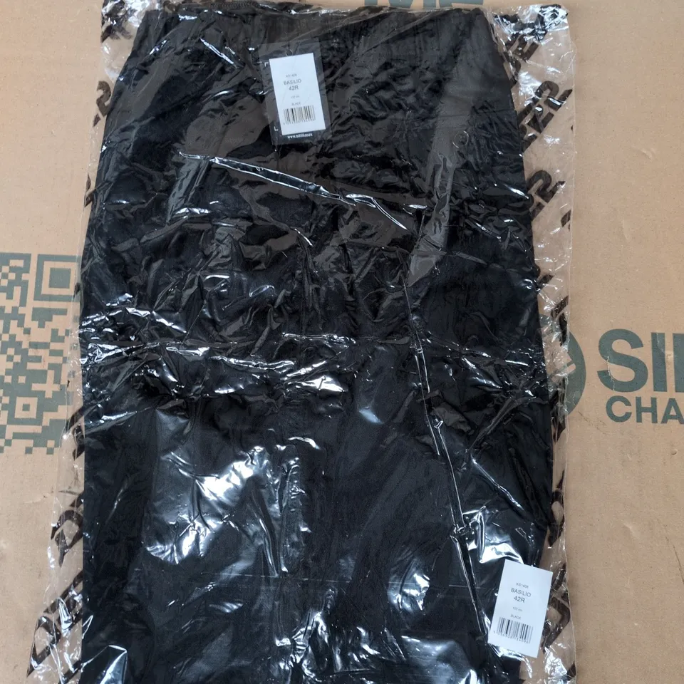 BAGGED D555 BASILIO TROUSERS IN BLACK SIZE 42R