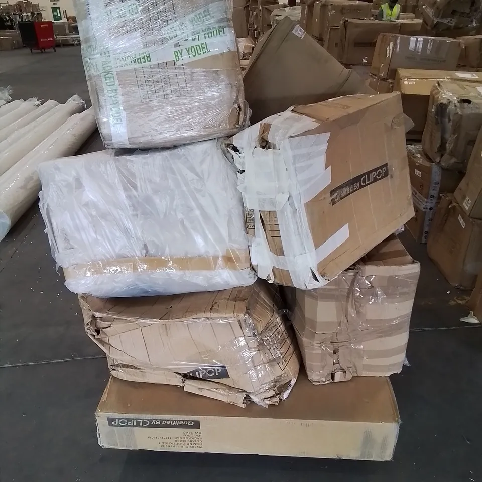 A PALLET OF VARIOUS FURNITURE PARTS AND CUSHIONS 