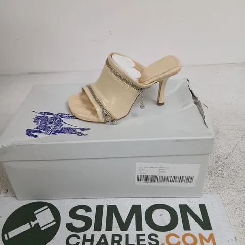 BURBERRY LEATHER SANDAL WITH LEATHER SOLE – BEIGE (DAFFODIL), UK 2 (EU 35)