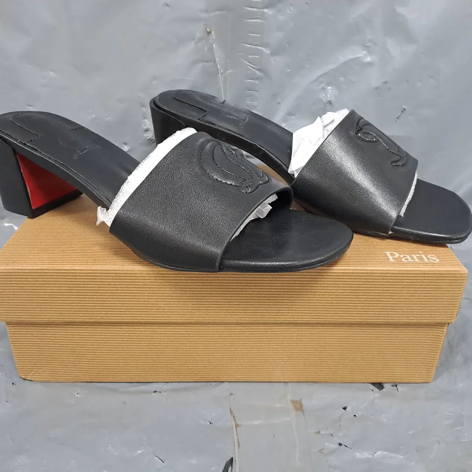 BOXED PAIR OF CHRISTIAN LOUBOUTIN OPEN TOE BLOCK HEEL SANDALS IN BLACK SIZE EU 40