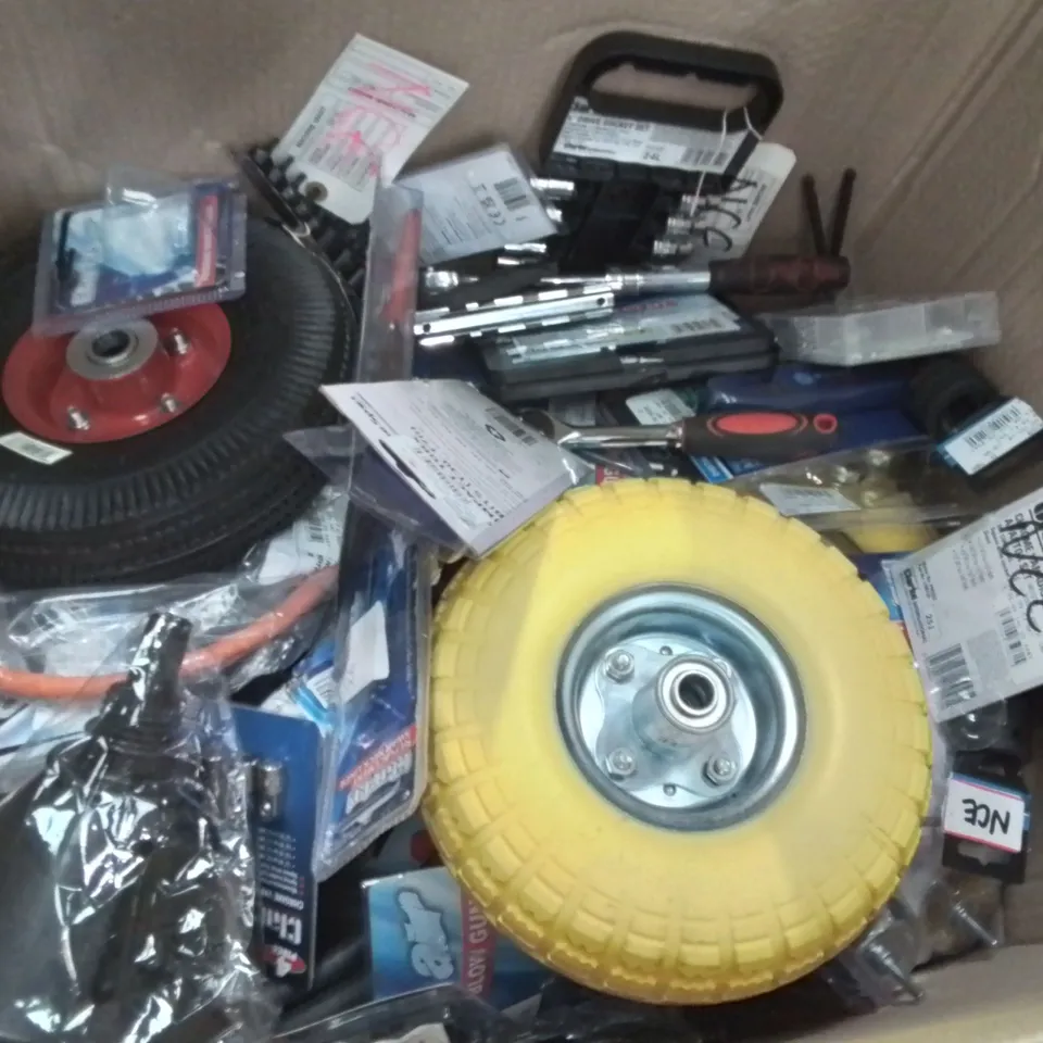 ASSORTED TOOLS & ACCESSORIES – WHEELS AND HARDWARE (BOX LOT)