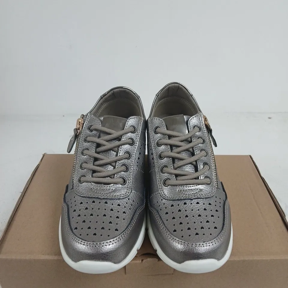 BOXED PAIR OF WOMENS GREY METALLIC LEATHER TRAINERS WITH SIDE ZIP - UK SIZE 4