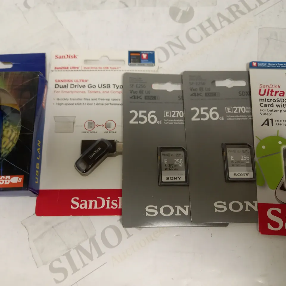LOT OF APPROXIMATELY 50 ASSORTED MEMORY CARDS