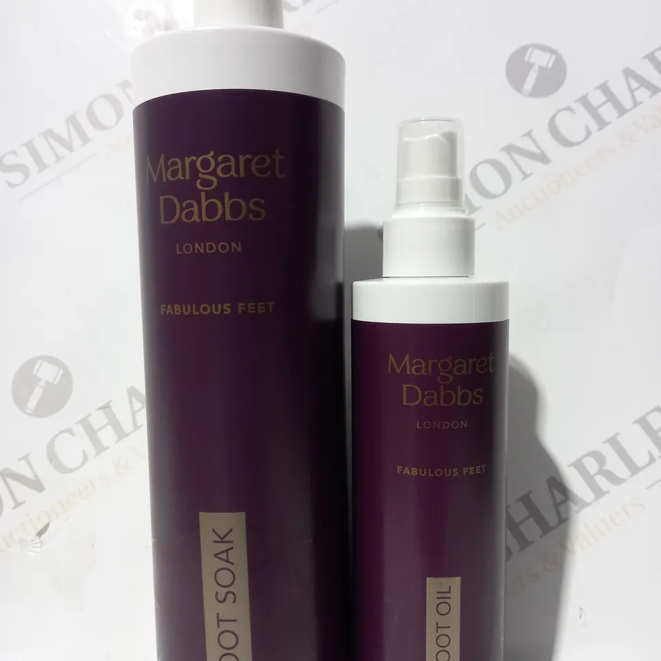 BOXED MARGARET DABBS FOOT SET TO INCLUDE FOOT SOAK AND FOOT OIL