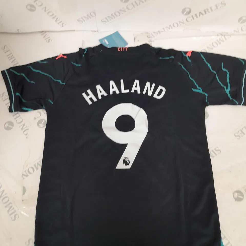 MANCHESTER CITY FC THRID SHIRT AND SHORTS WITH HAALAND 9 SIZE 24