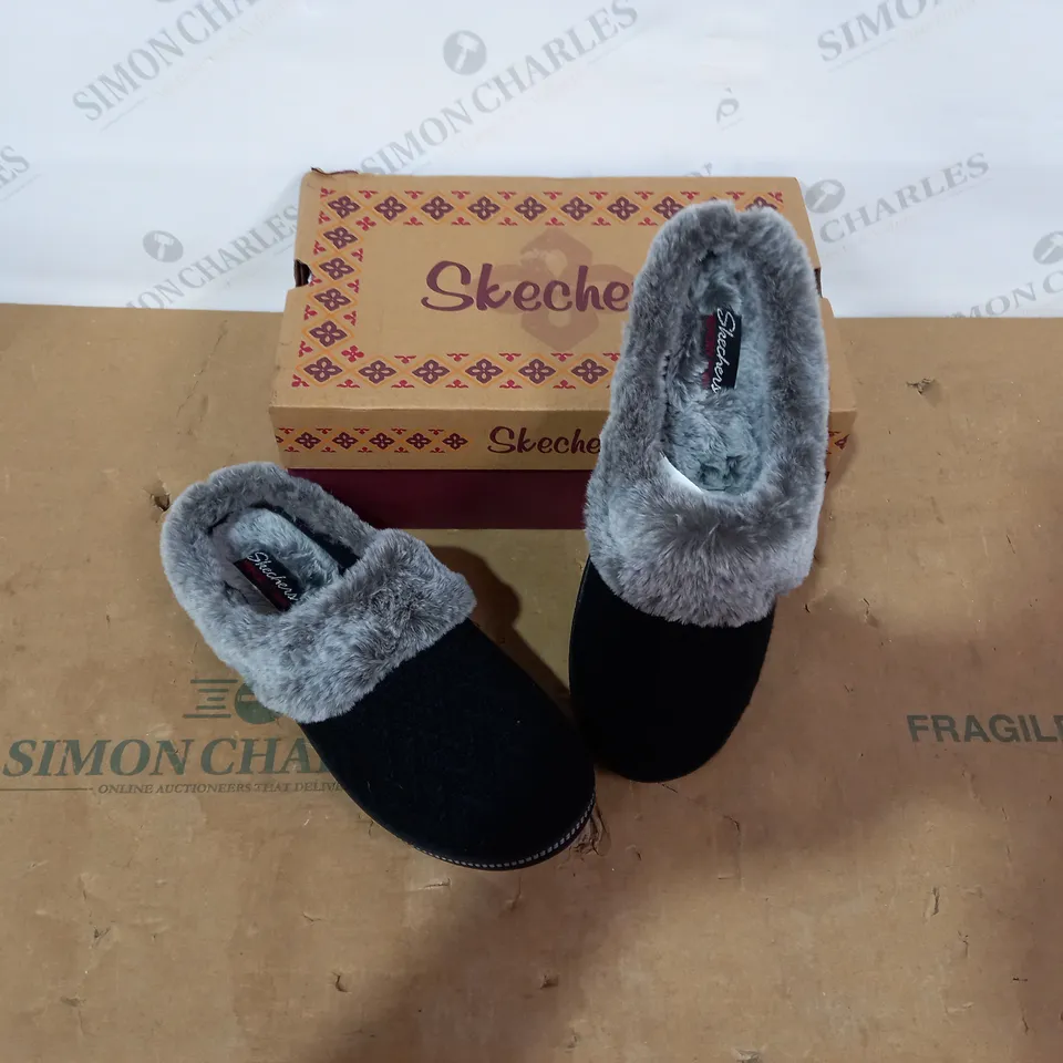 BOXED PAIR OF SKECHERS - SIZE 6