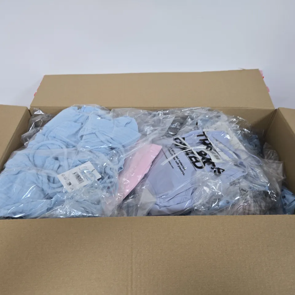 BOX OF APPROXIMATELY 15 ASSORTED CLOTHING ITEMS TO INCLUDE: OPEN BACK MINI SUNDRESS