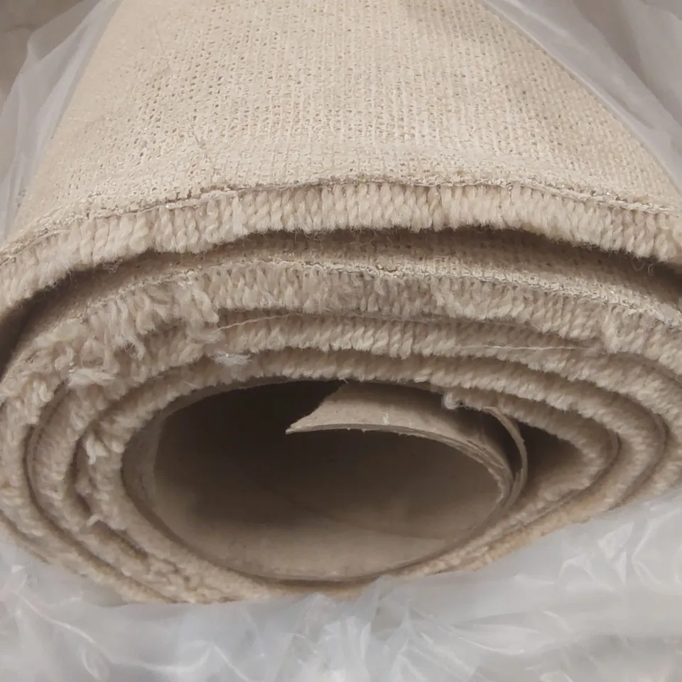 ROLL OF QUALITY ROYAL VELVET BEAUMONT CARPET - APPROXIMATELY 2.69 x 5m