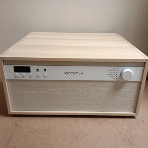 VICTROLA CONSOLE RADIO/PHONOGRAPH – LIGHT WOOD CABINET 