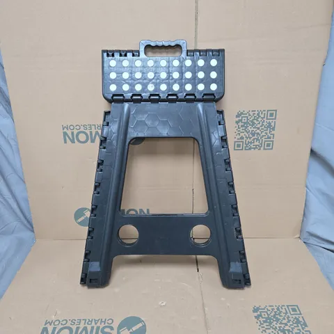 BLACK PLASTIC STEP LADDER, UNBOXED