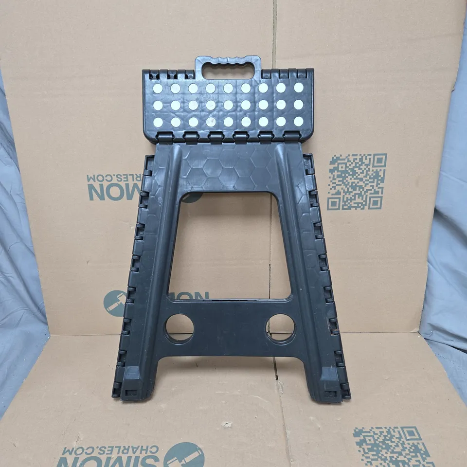 BLACK PLASTIC STEP LADDER, UNBOXED