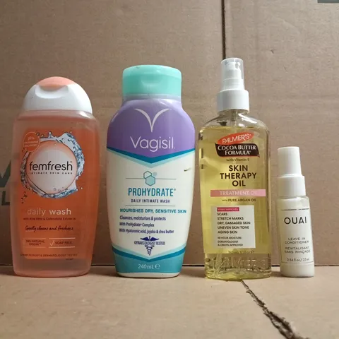 APPROXIMATELY 5 ASSORTED COSMETIC ITEMS TO INCLUDE VAGISIL, FEMFRESH, ETC - COLLECTION ONLY